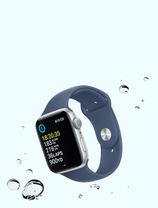 Schwimmen Trainingsbildschirm auf der Apple Watch SE, neben Wassertropfen